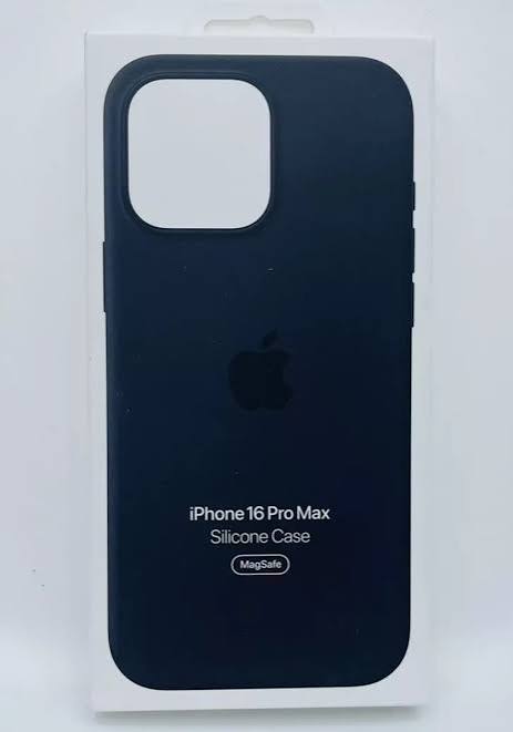 iPhone 13 Silicone Case with MagSafe – Abyss Blue-MM293ZM/A